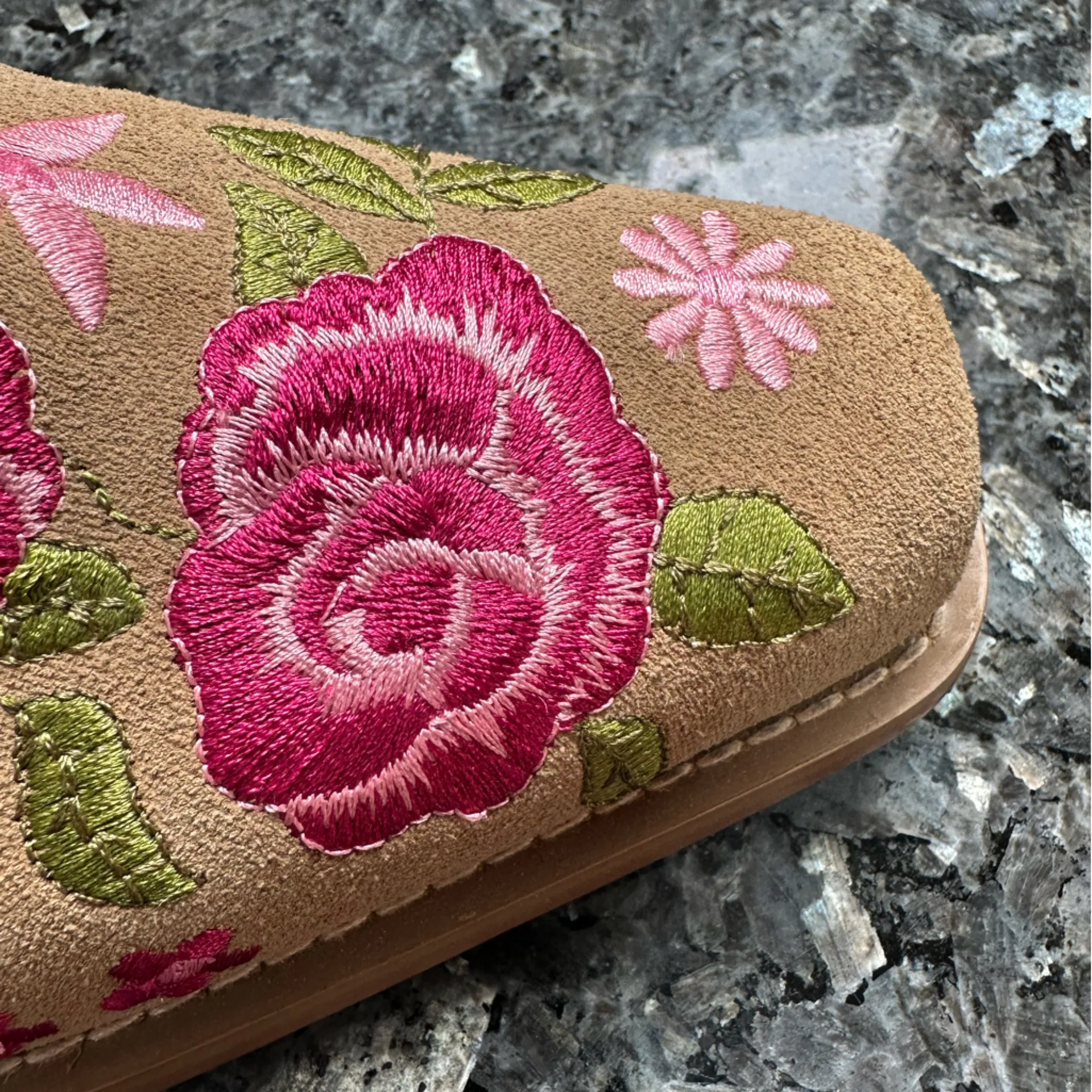 Vintage Riverstone Rosebuds Women’s Brown Leather Suede Western Clogs Y2K Size 9 Tan - Image 5