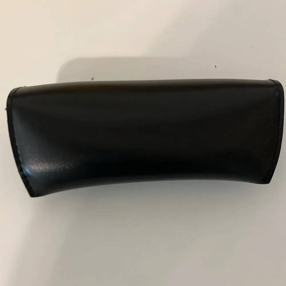 SheIn  blue light glasses and case Preowned - Image 3