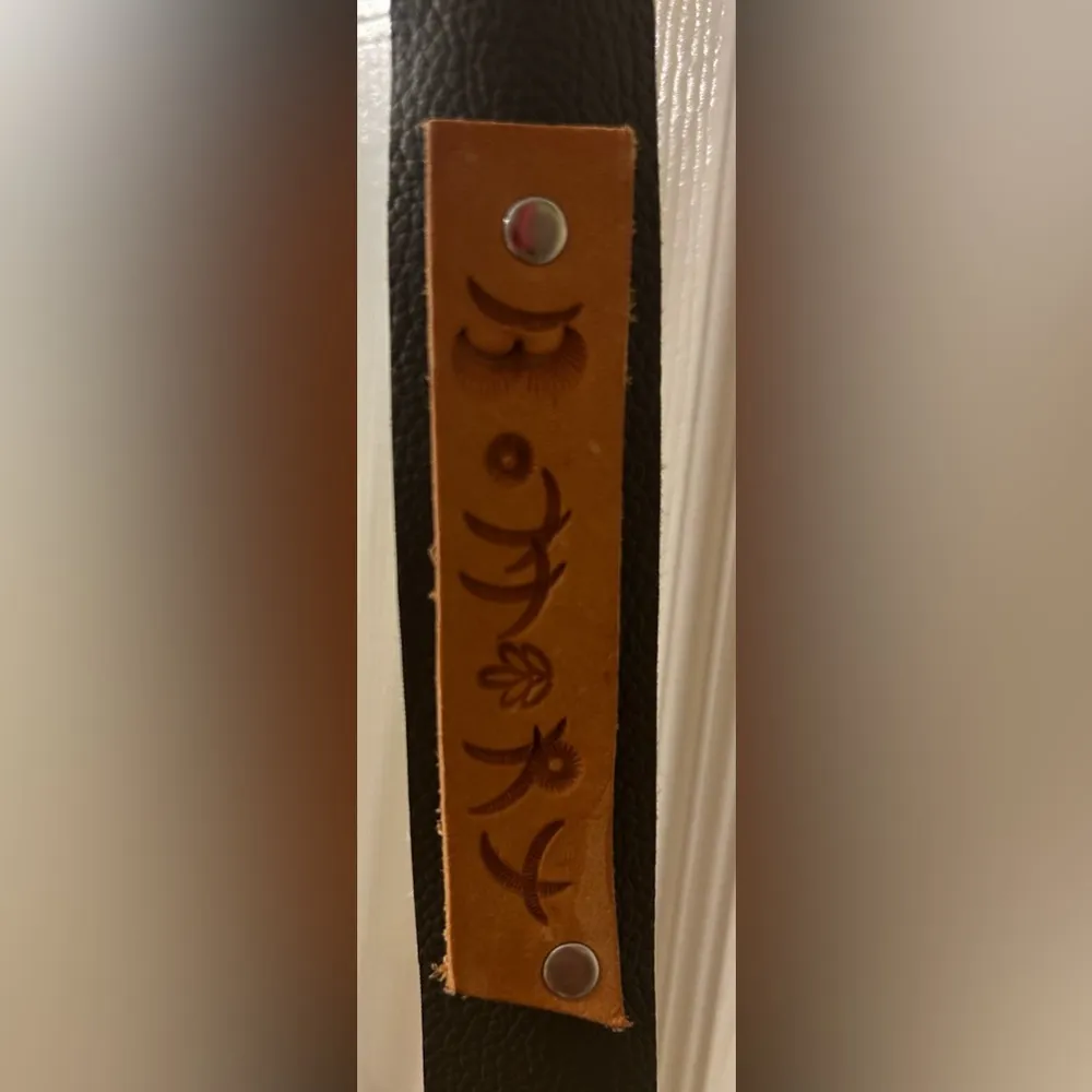 Adriana Bottary Signed Leather Purse Folk Art Faces Crossbody Beautiful Colors Red - Image 4