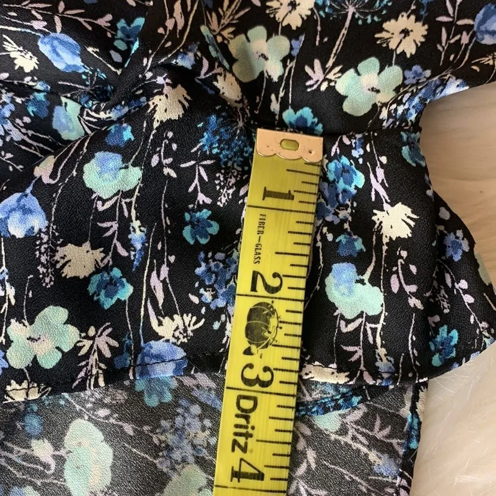 LC Lauren Conrad Black & Blue Ruffle Sleeve Floral Shorts Romper Size 4 - Image 12