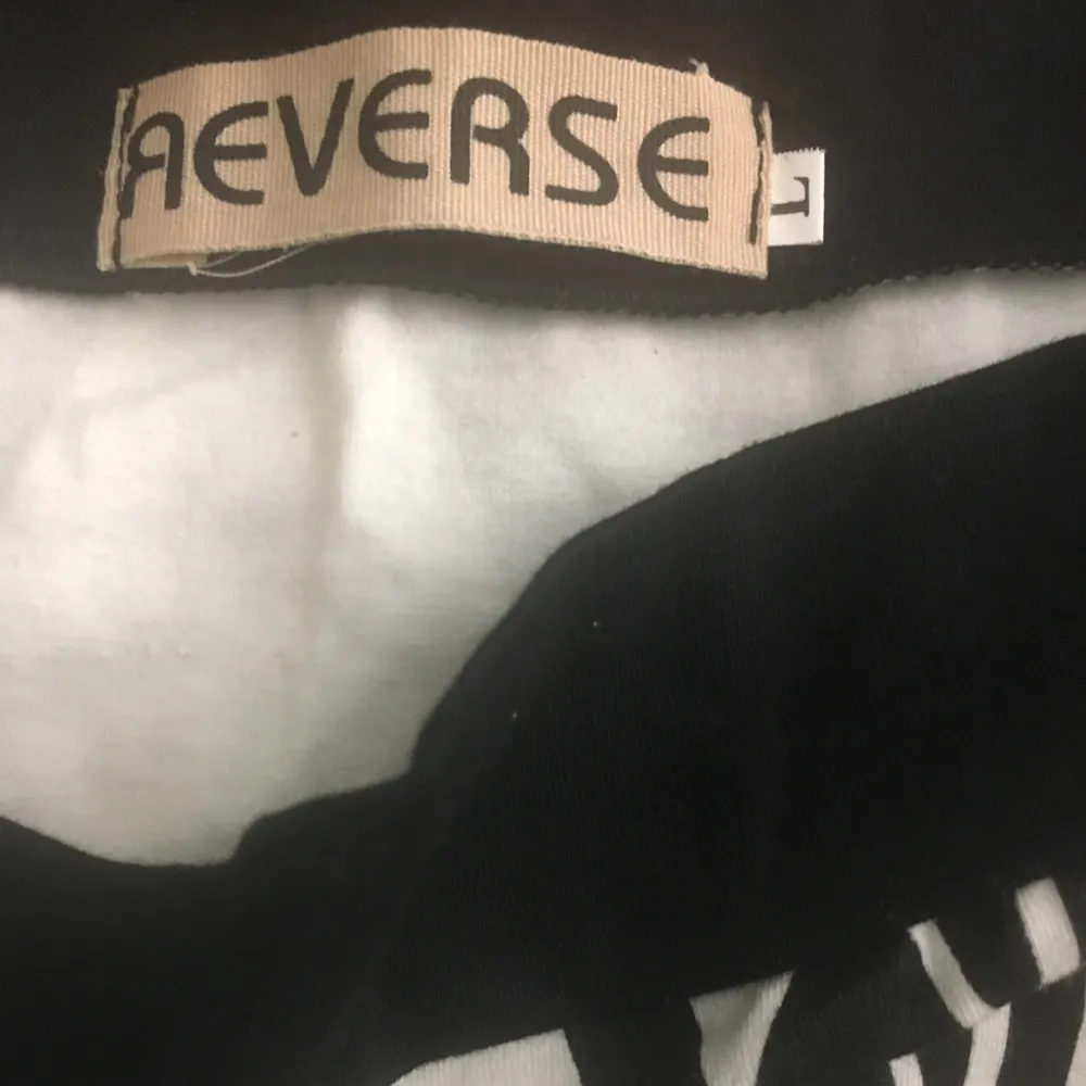 NWOT Reverse Print Mini Bodycon Skirt - Image 3