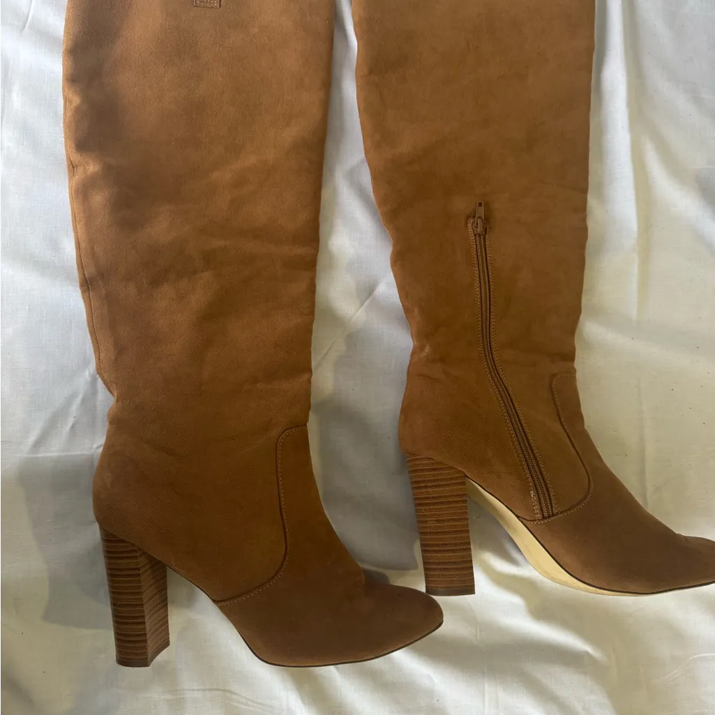 Elegant Brown Knee - Image 3