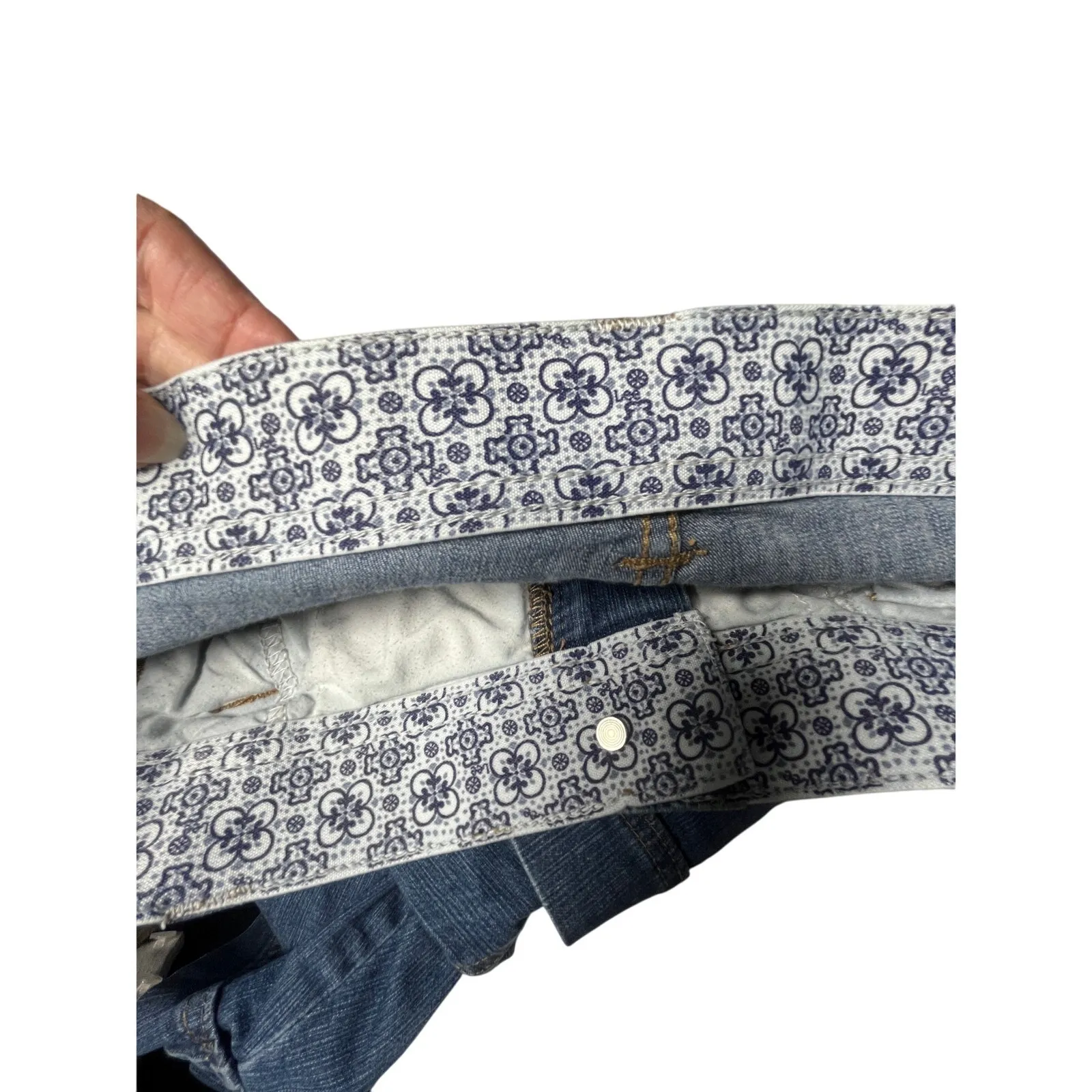 Wrangler‎ 10 Medium Denim Shorts Floral Waistband Y2K Western Vibes - Image 4