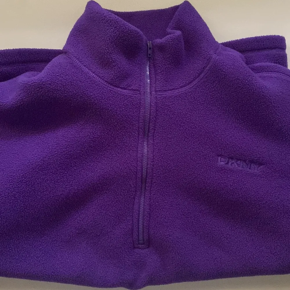 Vintage Y2K DKNY women’s purple quarter zip fleece pull-over top, size large - Image 4