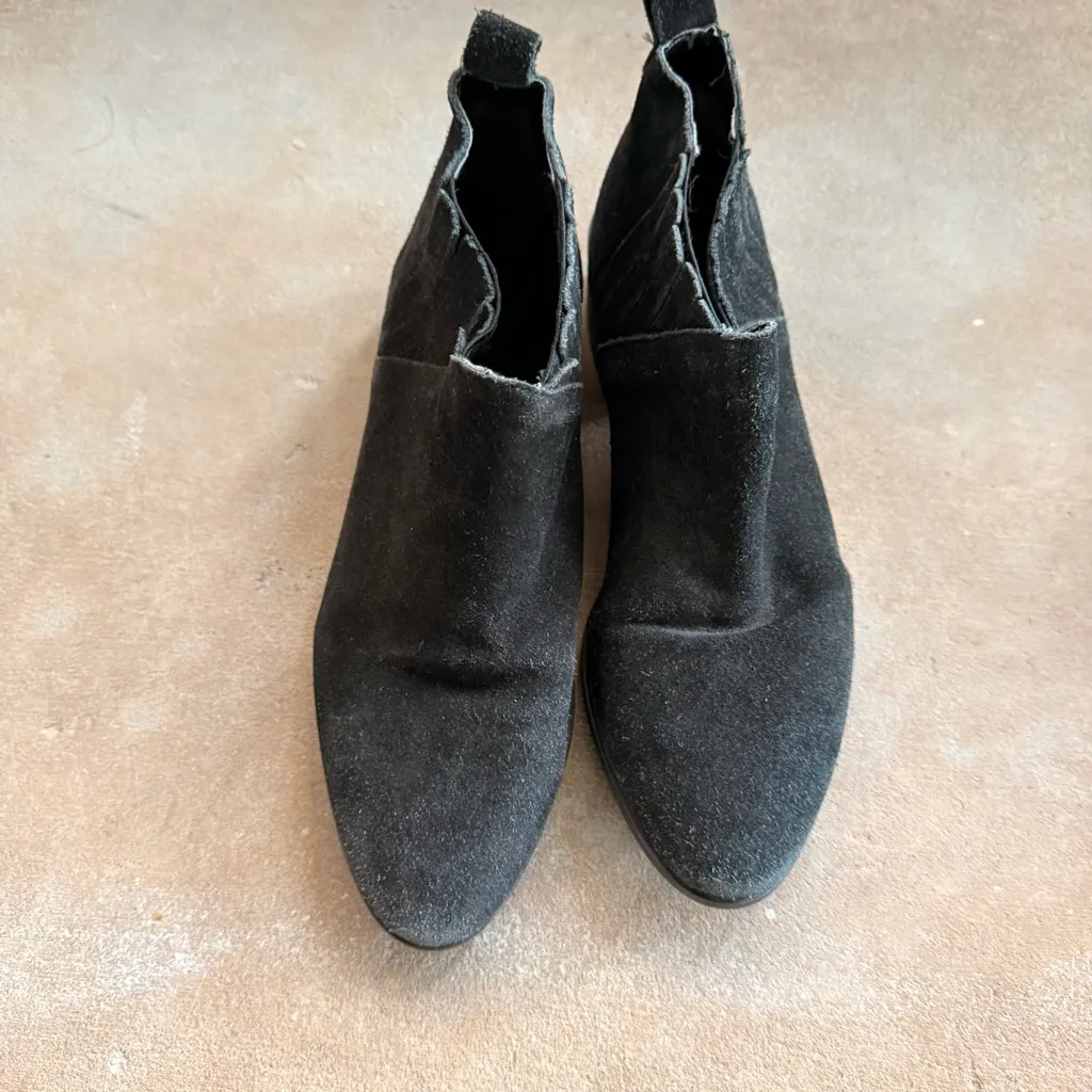 Coconuts by Matisse Charcoal Suede Ankle Booties - Image 3