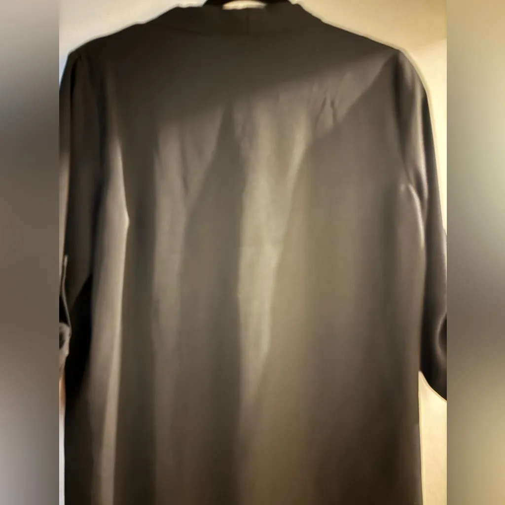 Calvin Klein V-Neck Work Top - Sleek & Flowy, Elbow or Short Sleeves - Size M - Image 5