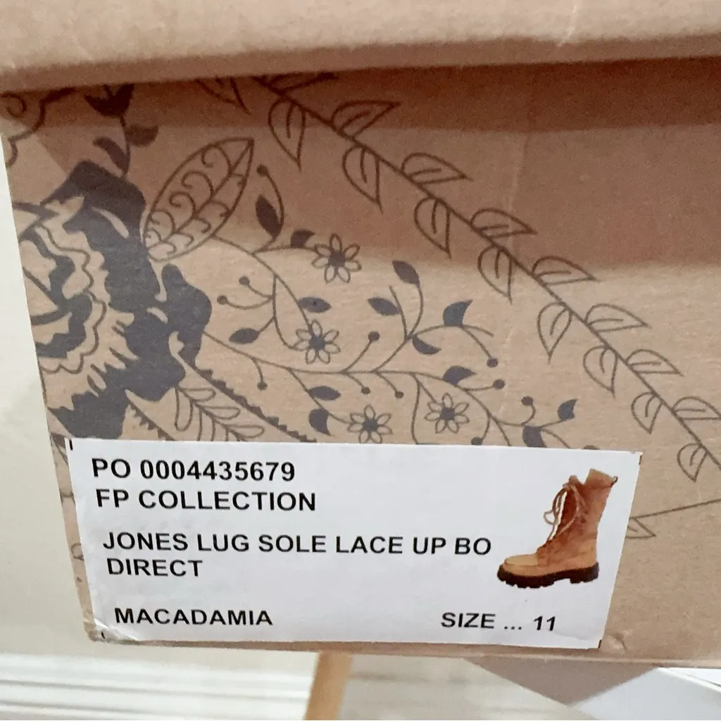 Free People Jones Lug Sole Lace Up Boots Tan Size 11 NIB - Image 8