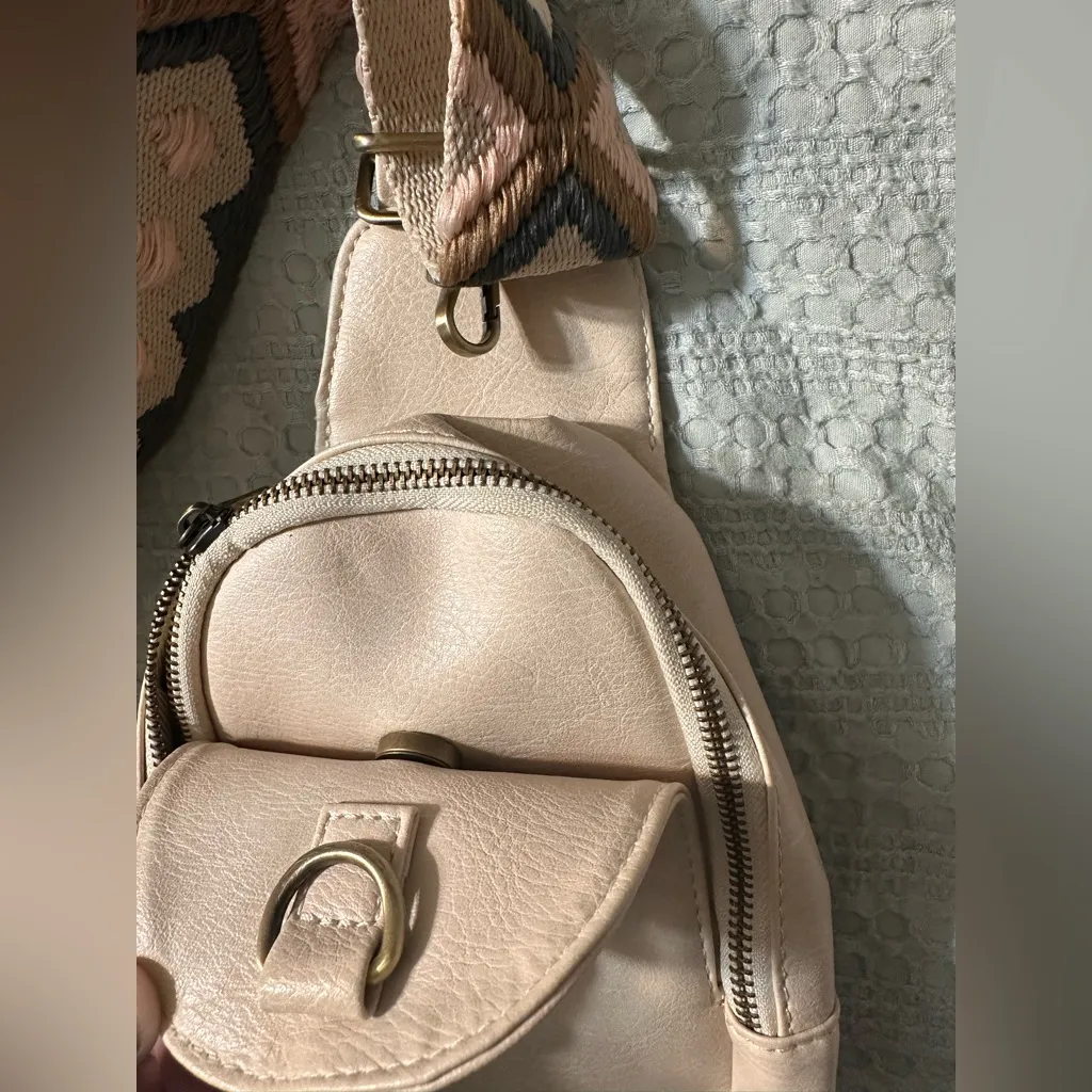 Aztec Crossbody Bag - Image 4