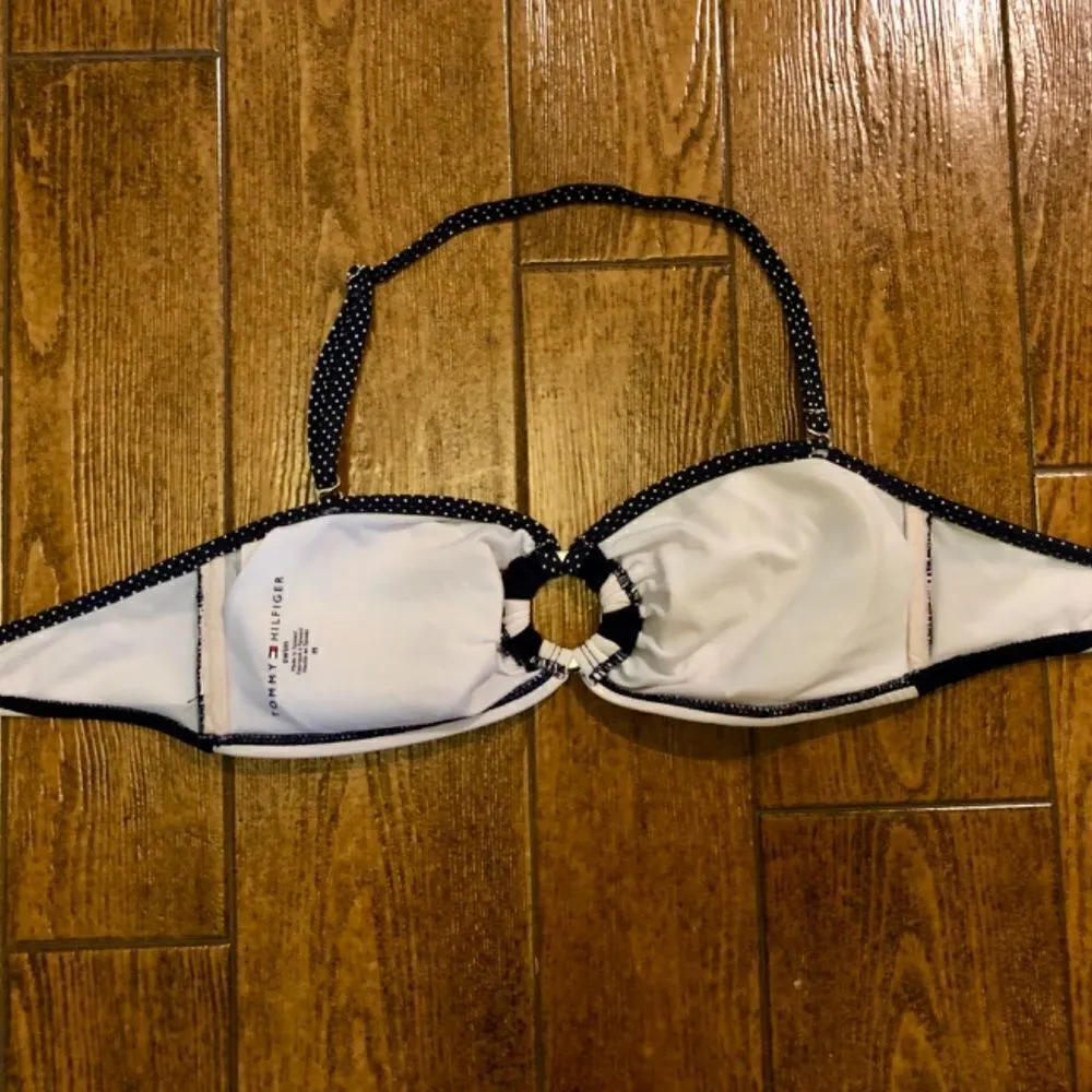 Tommy Hilfiger Bikini Top Size Medium - Image 3