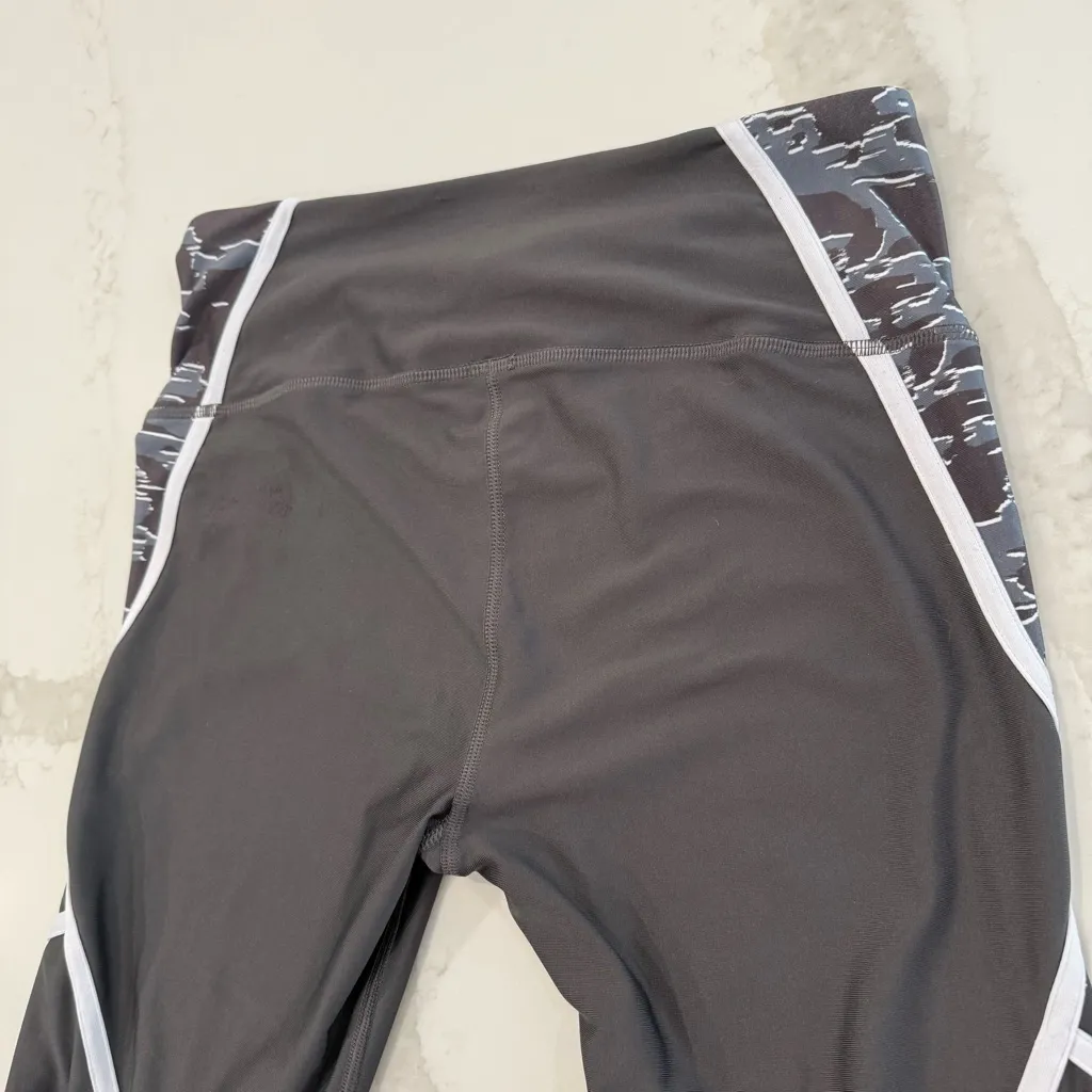 Under Armour HeatGear Edgelit Print Ankle Crop Legging Womens Large Gray Running - Image 7