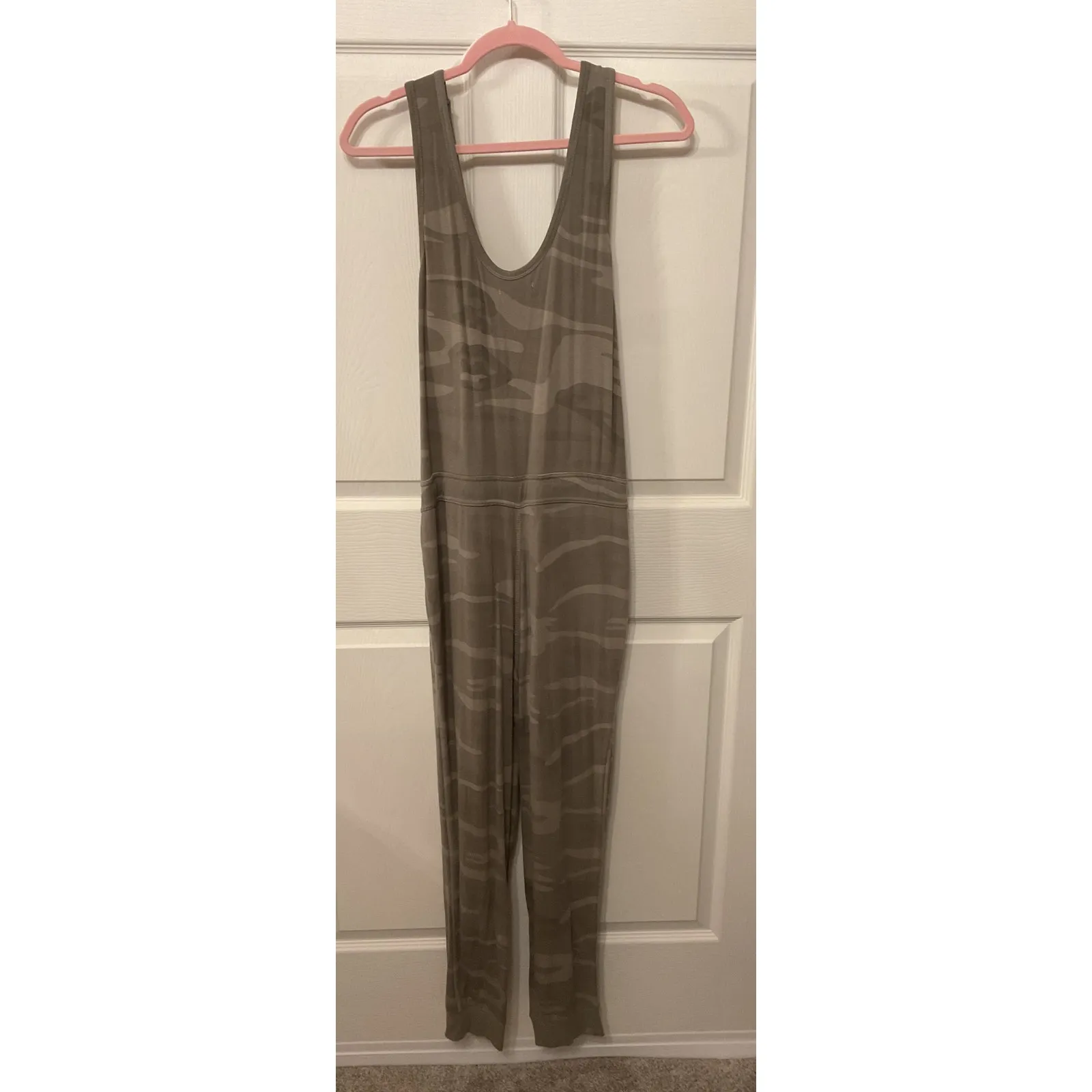 Thread & Supply Sage Camo Soft Elastic Waist Jumper, S Green Size M - Image 7