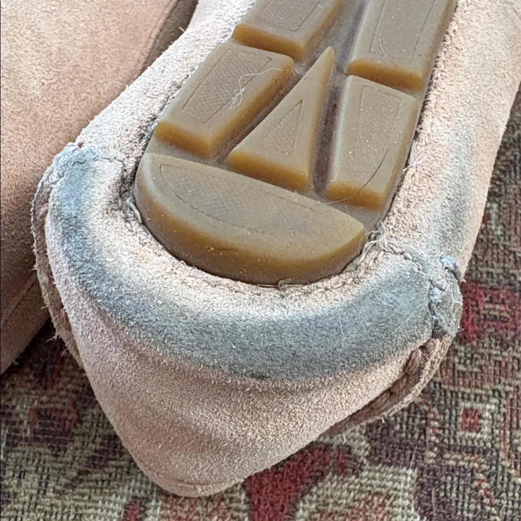 UGG  Women's Cream Moccasins - Image 7