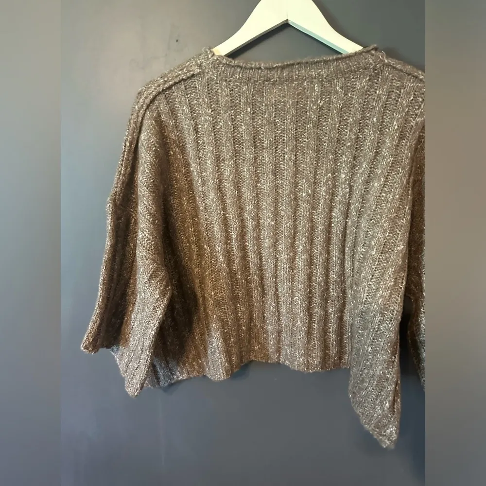 Pink lily cropped short sleeve sweater - Image 2