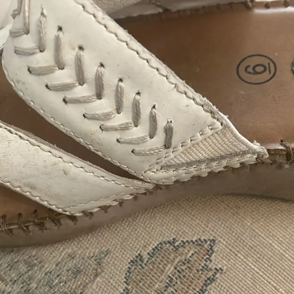 FINAL MARKDOWN Dr scholls whip stitched sandals 6 White - Image 4