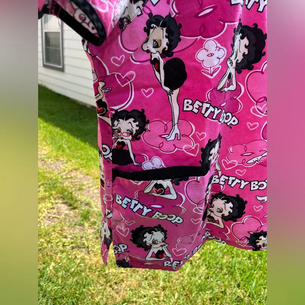 Betty Boop Pink Scrub Top - Image 5