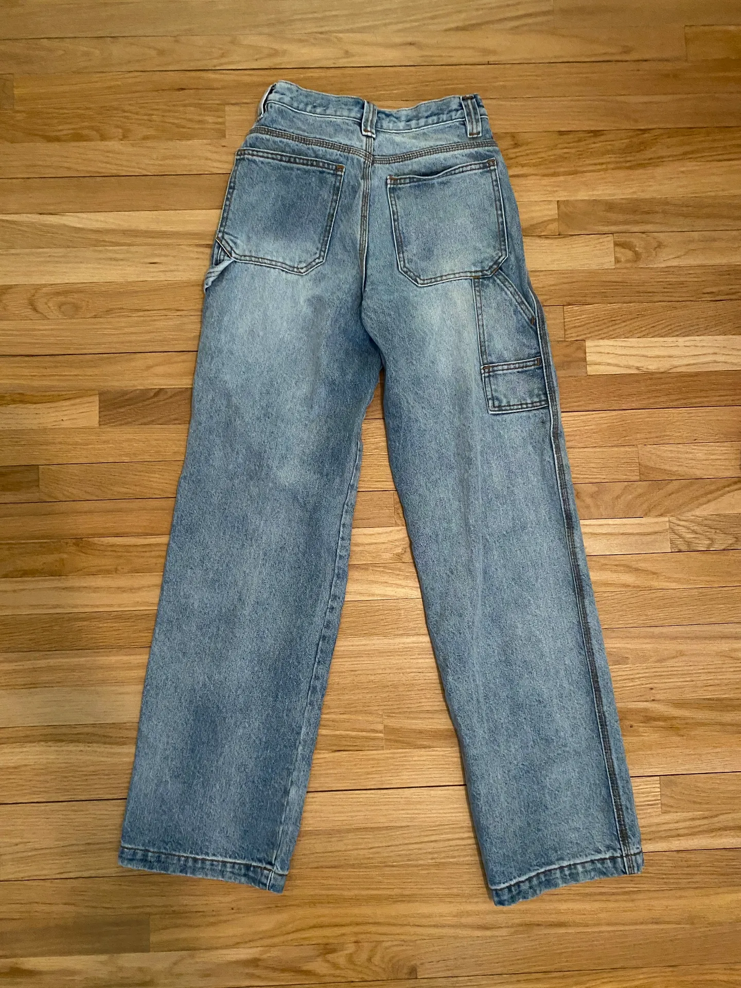 Brandy Melville Feanne Light Wash Jeans - Image 5