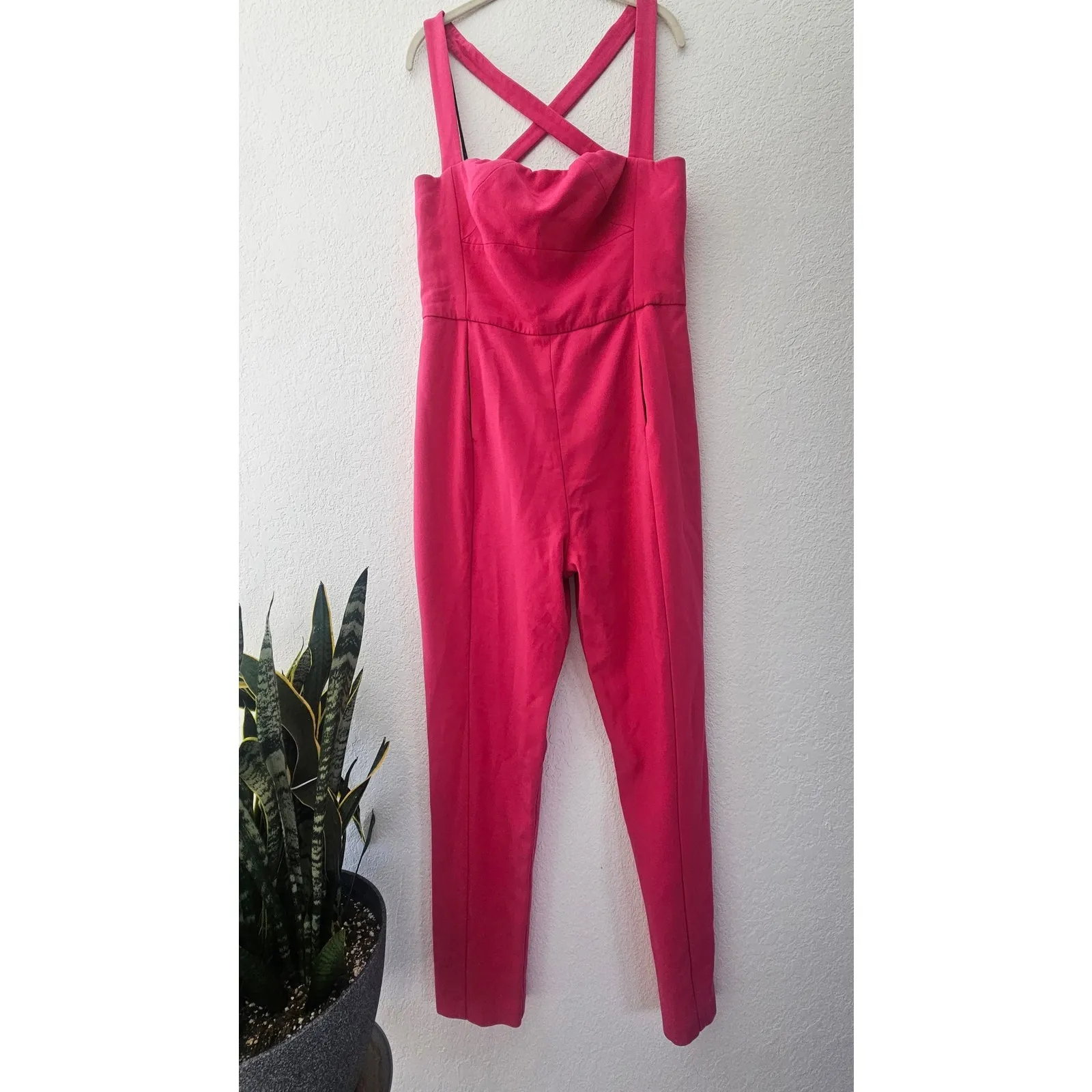 Black Halo Bene Crisscross‎ Cropped Pink Jumpsuit Size 16 - Image 6