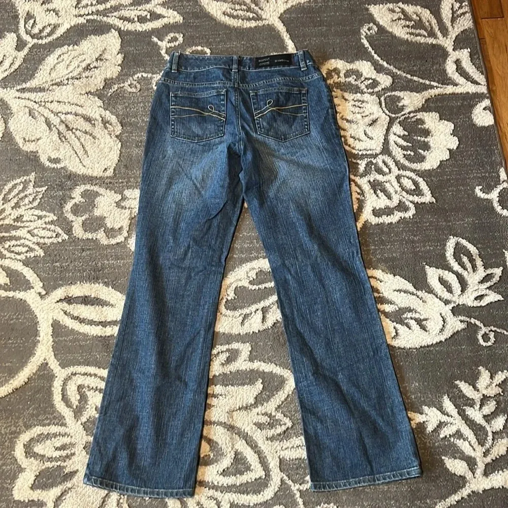 Liz Claiborne boot cut jeans. NWT. - Image 4