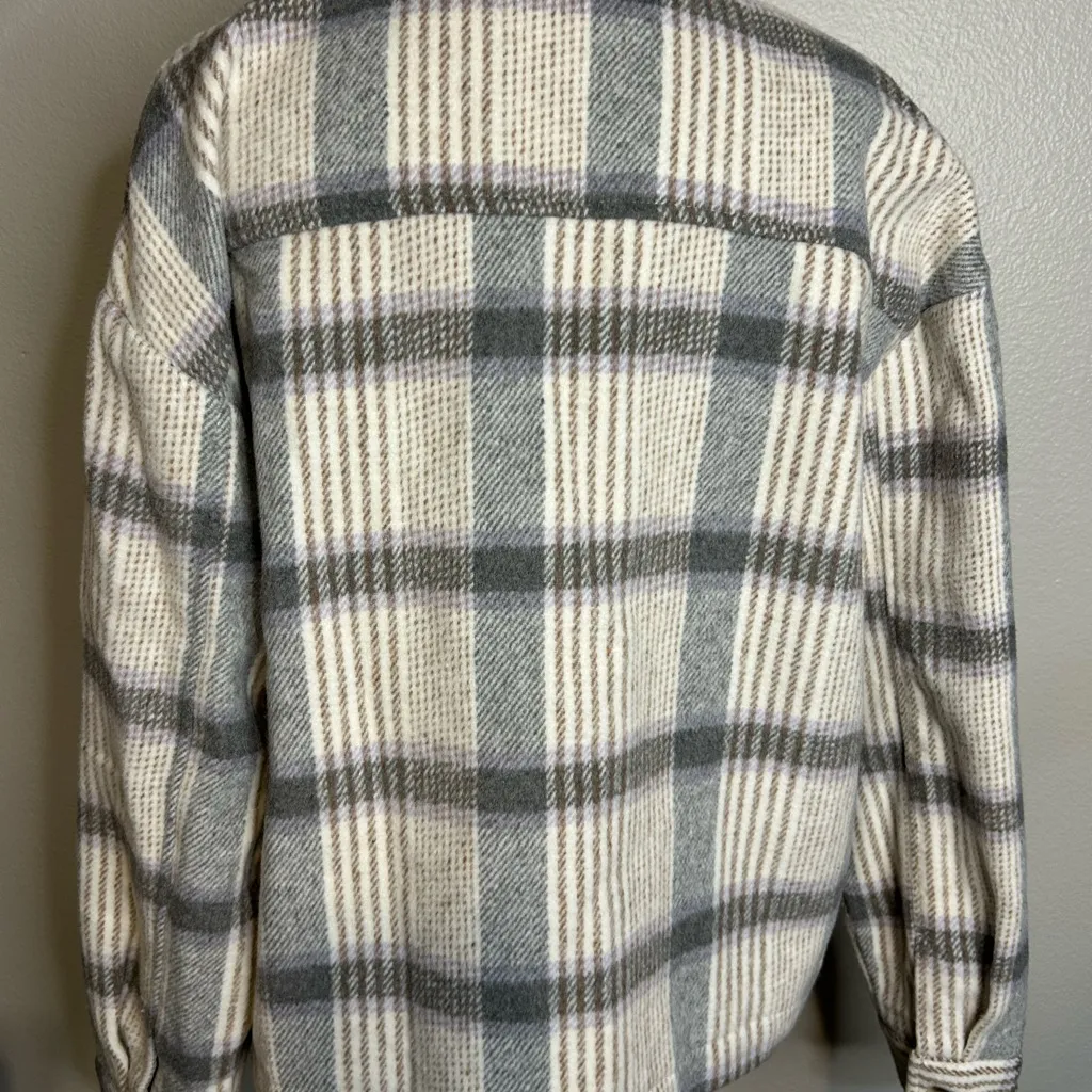 Chic Plaid Women's Shacket in Gray and Cream Size M - Image 3