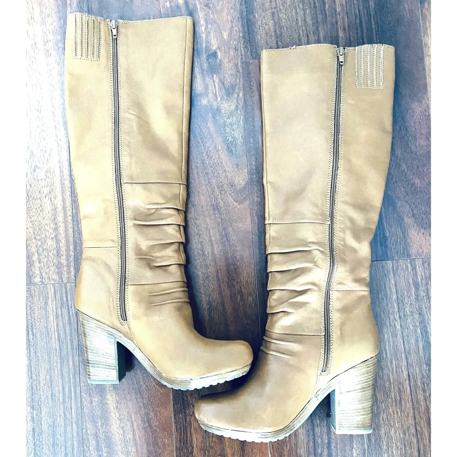 NWT Le Chateau Camel Leather Tall Heeled Boots Zippered Sleek Chic Footwear 10 - Image 7