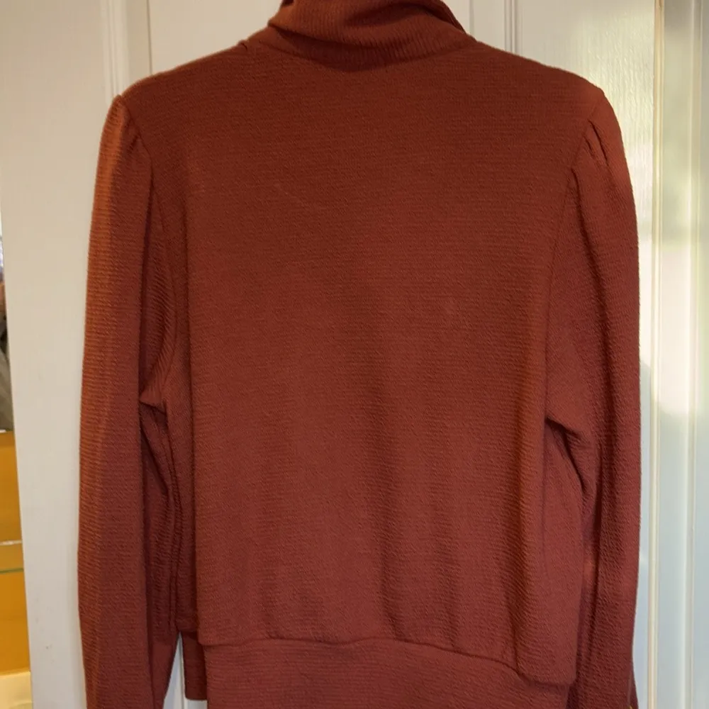 89th & MADISON BRAND DEEP DARK MAUVE COLOR TOP V NECK POP OVER LS TOP SIZE L Pink Size L - Image 6