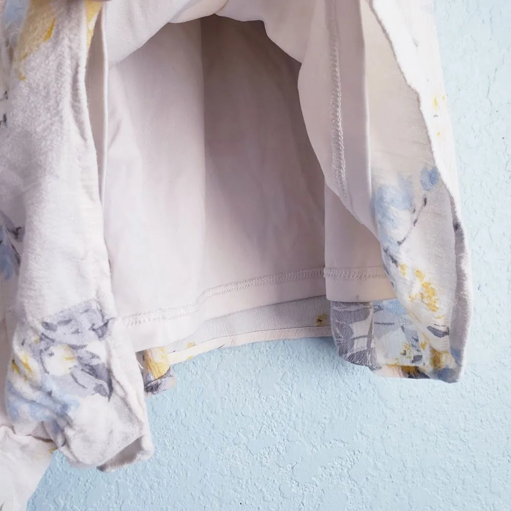 Torrid Yellow and Gray Floral Gauze‎ Shorts - Image 3