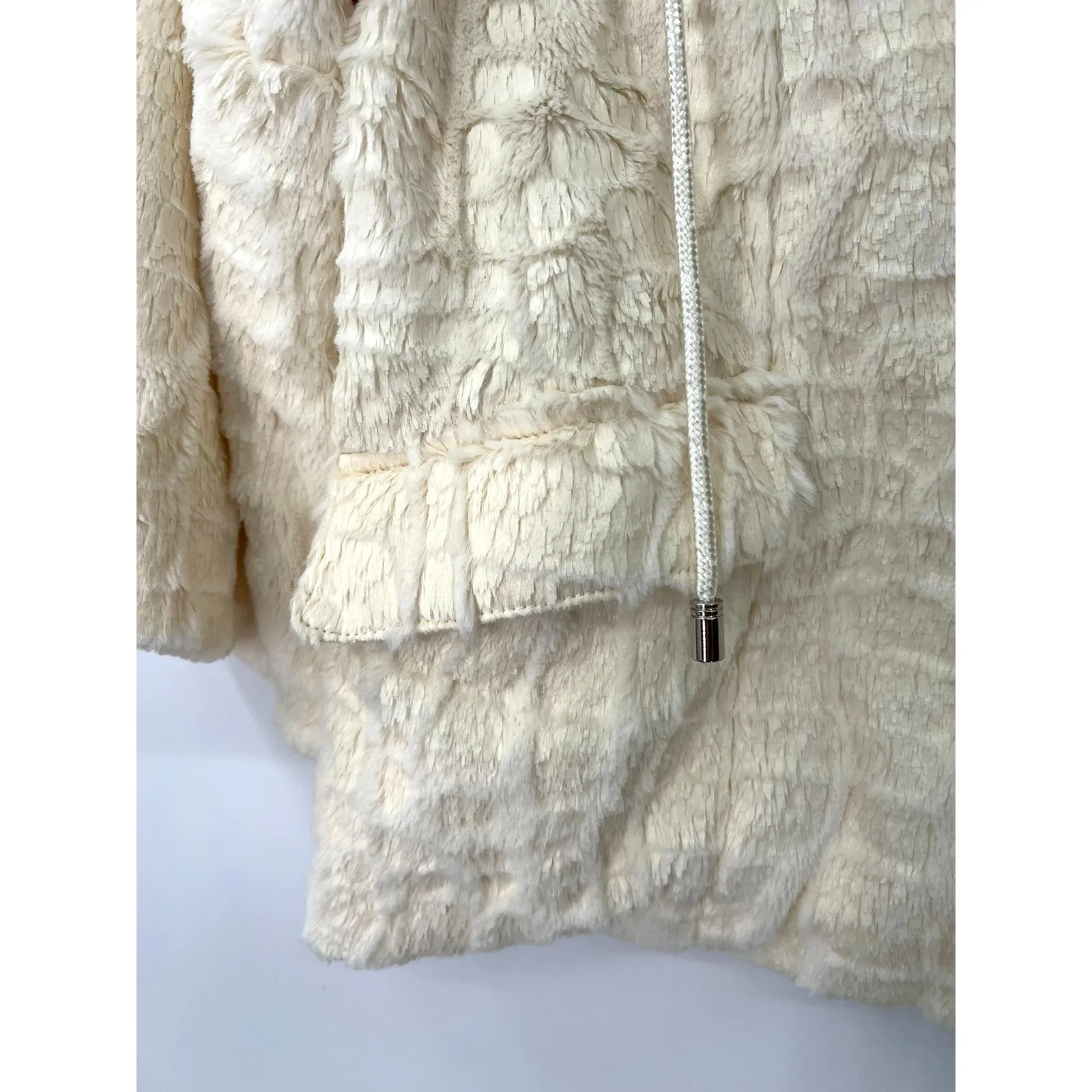 TUMBLEWEED | M | Jacket Coat Fuzzy Furry Cropped Off White Faux Fur Women Size M - Image 7