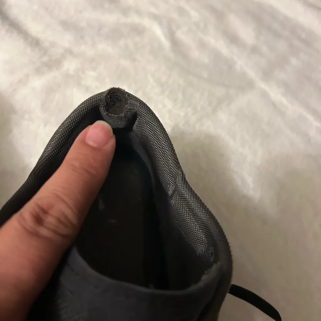 on cloud  X Black/Asphalt Women’s Size 7.5 - Image 9