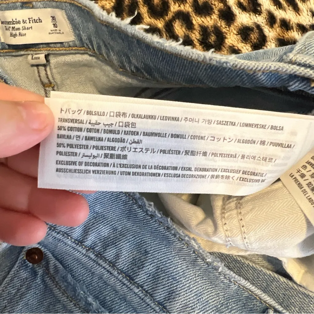 Sz 30/10 Abercrombie & Fitch The 4” Mom Short High Rise Preloved $60 MSRP - Image 7