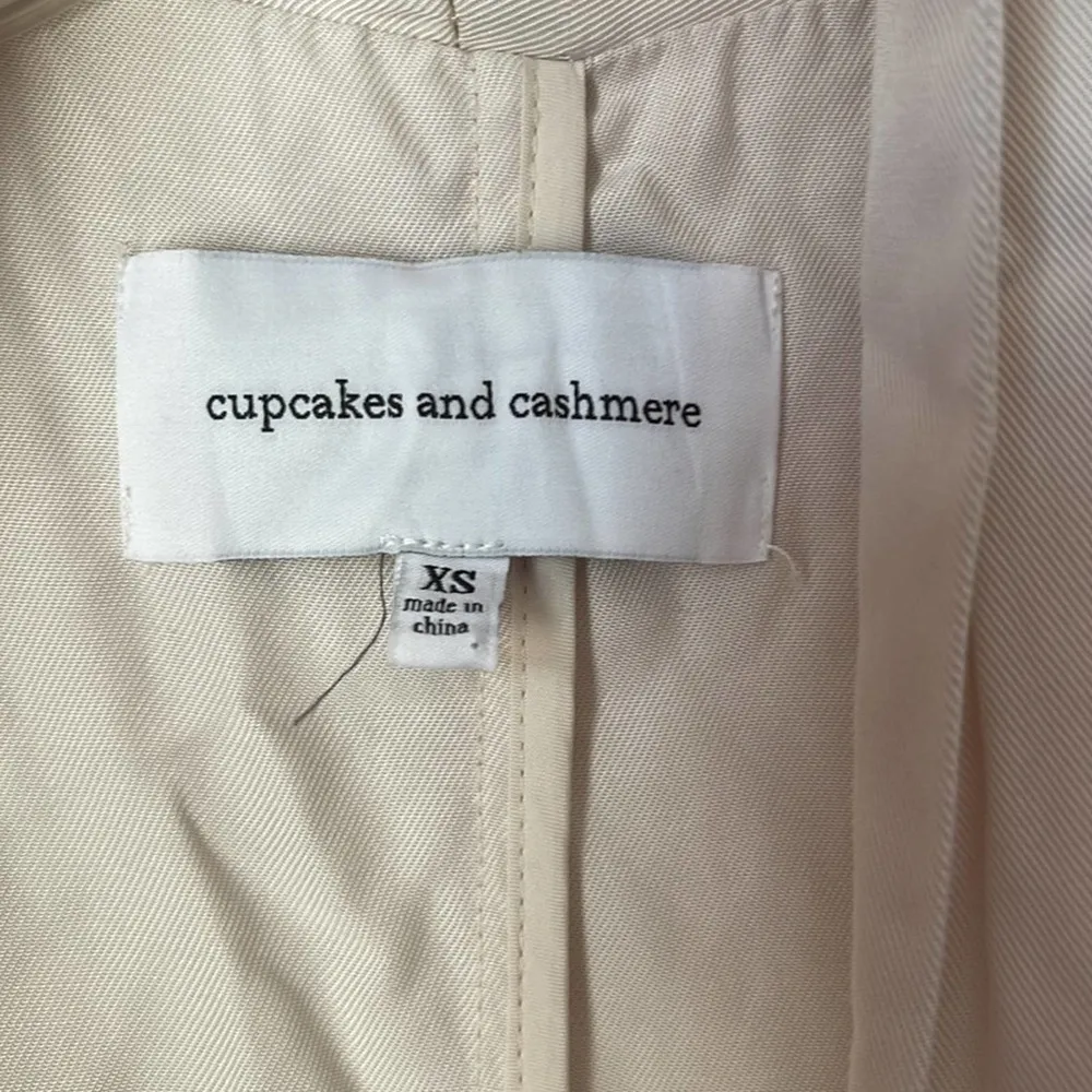 Cupcakes & Cashmere long sleeveless vest with pockets - Image 5