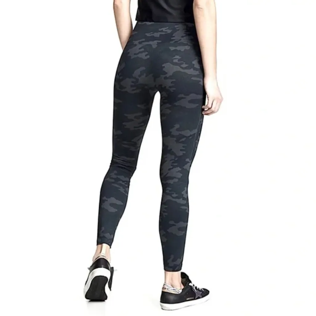 SPANX Seamless Leggings Core & Tummy Control Small Black Camo‎ - Image 2