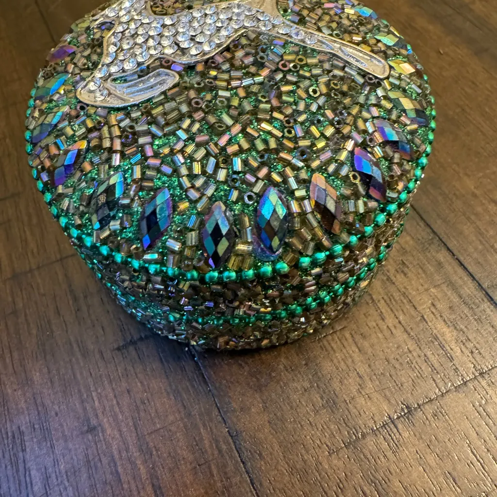 Round Bedazzled Jeweled Green Beaded Tin Trinket‎ Jewelry Ring Box Deer i - Image 2