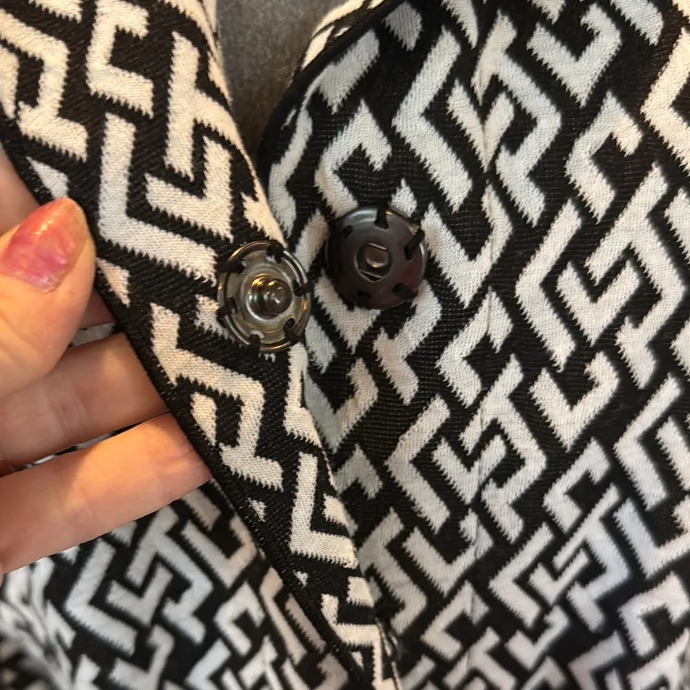 Susan Bristol Black and White Boxy Blouse with Sailor Collar - Image 4