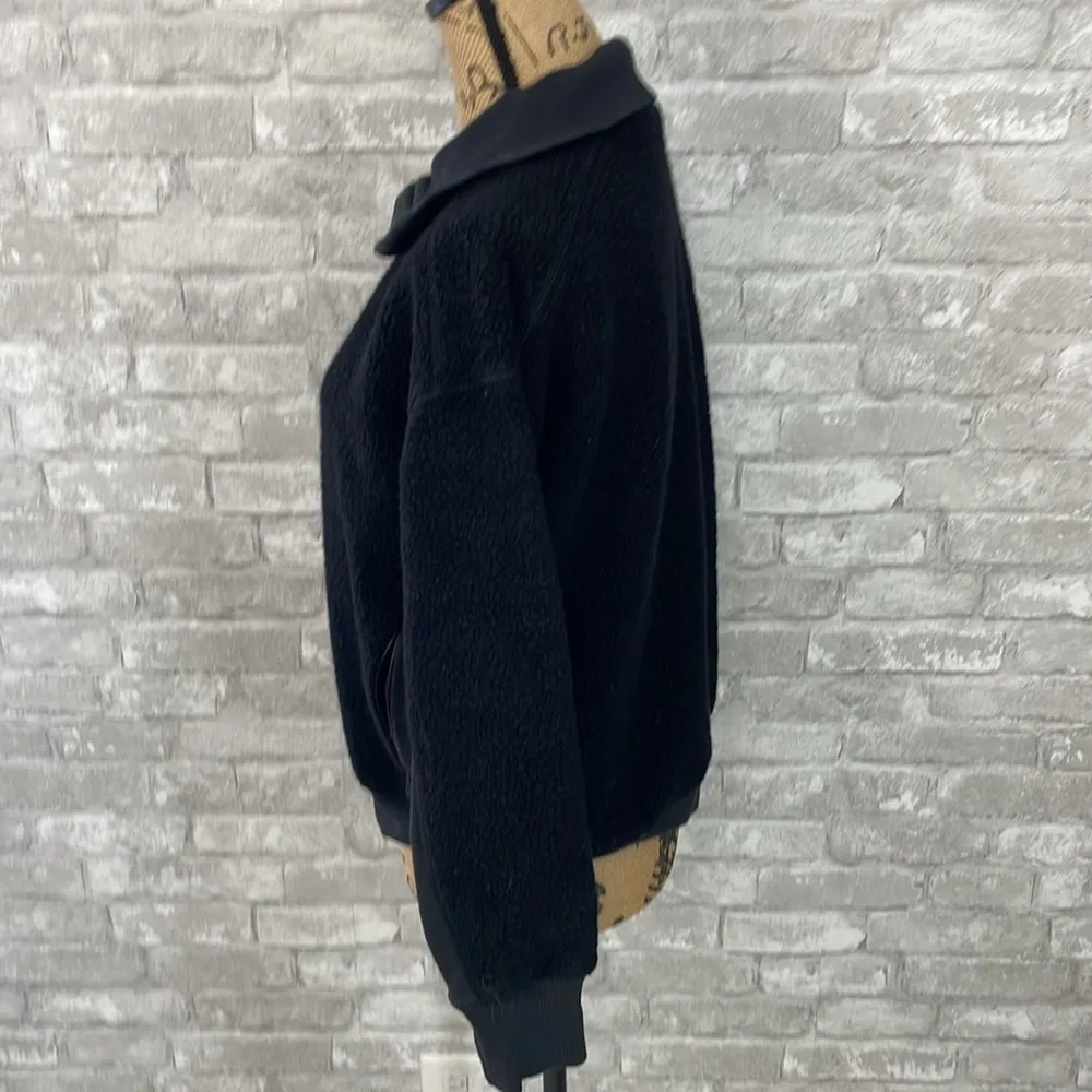 Lululemon Stand Out Sherpa 1/2 Zip
Black - Image 8