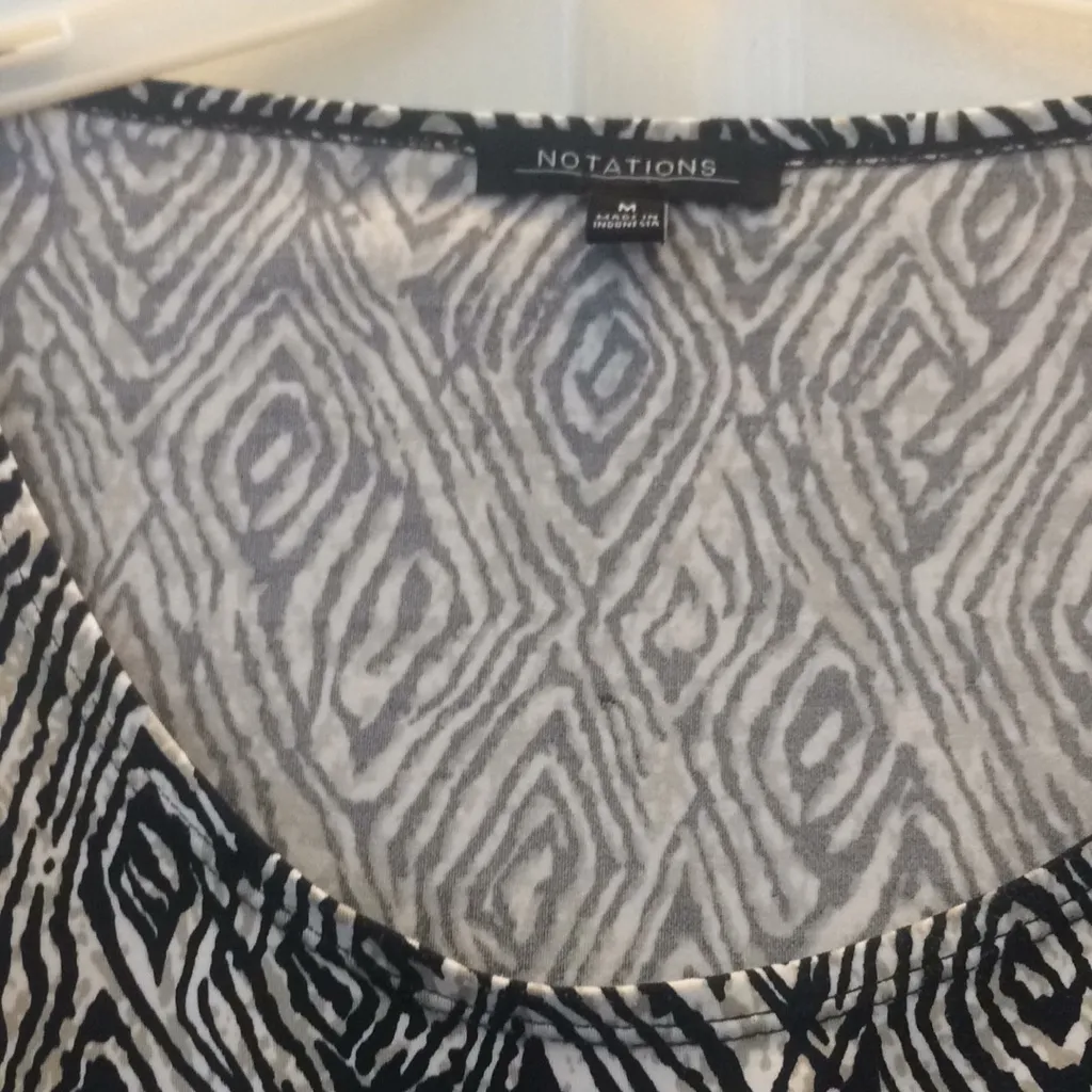 Notations FINAL MARKDOWN Ladies  top medium - Image 2