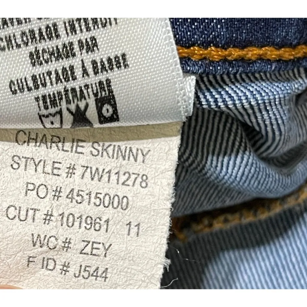 Lucky Brand Jeans Charlie Skinny size 6 Fading Stretch Low Rise - Image 8