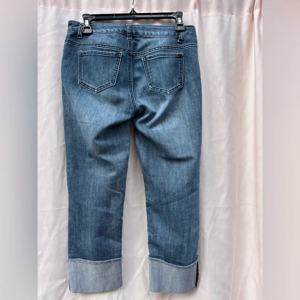 Baccini Blue Cropped Jeans with Floral Accents - Image 6