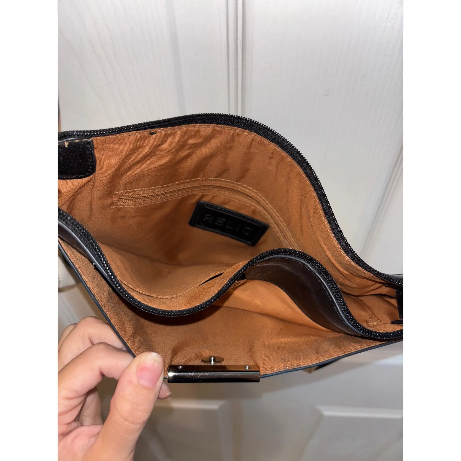 Relic Floral Applique Crossbody Bag‎ Purse Handbag White Black Tulip - Image 3