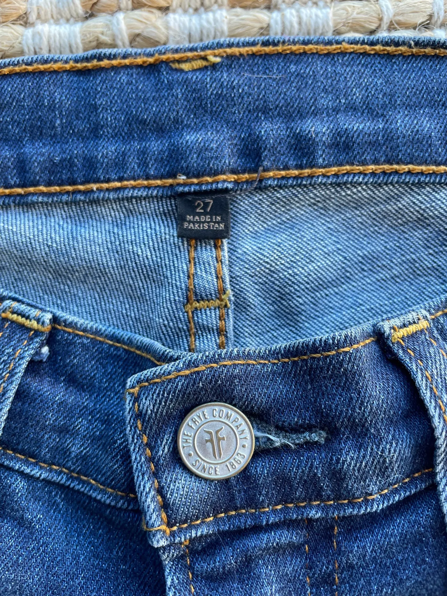 Frye Women’s Skinny Jeans Size 27 Blue Stretch Denim Mid Rise Classic - Image 4