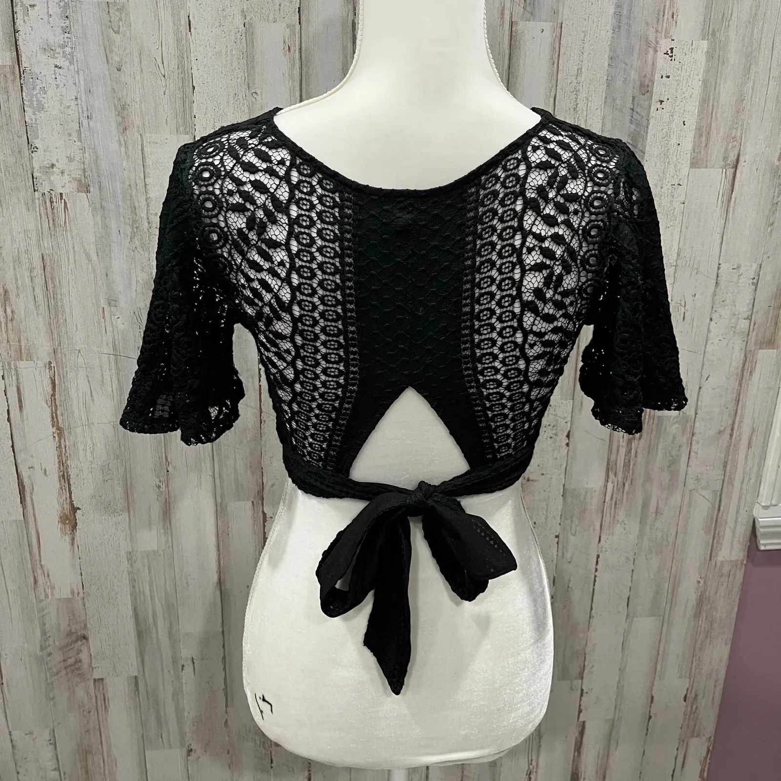 Express Black Crop Lace Whimsygoth Goth Sexy Open Back Top Womens XS Witchy - Image 4