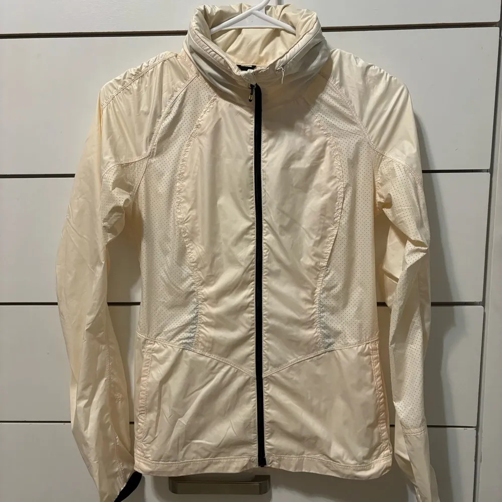 Lululemon Back Pack It Jacket Angel Wing / Black - Image 2