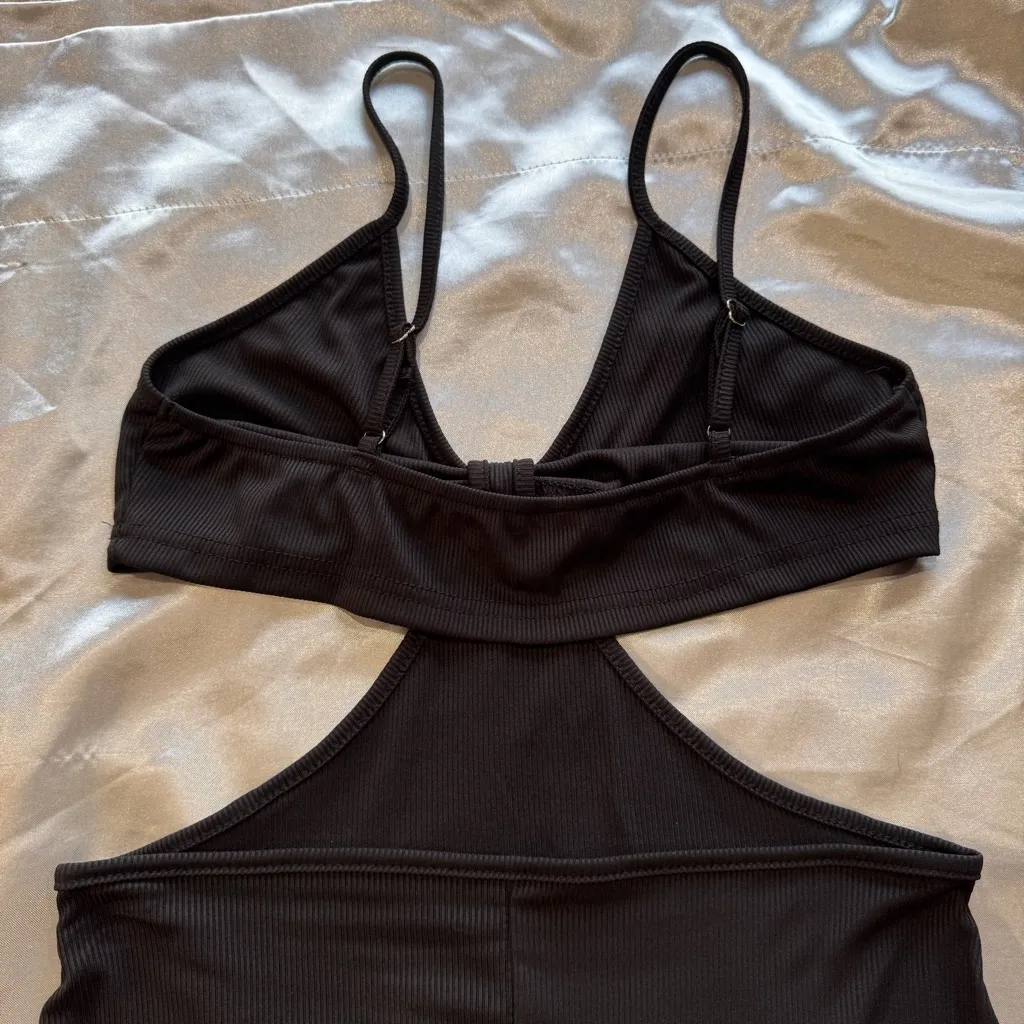 Elegant Black Cut-Out Midi Dress - Image 7