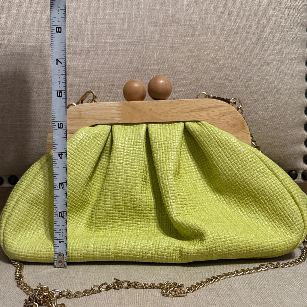 Moda Luxe Lime Green Clutch/Crossbody with Wooden Accents and Kiss Lock Closure - Image 2