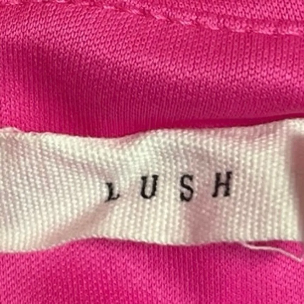 Lush Pink Sleeveless V-neck Cami Camisole Mini Fit & Flare Jumpsuit Romper Sz M - Image 4