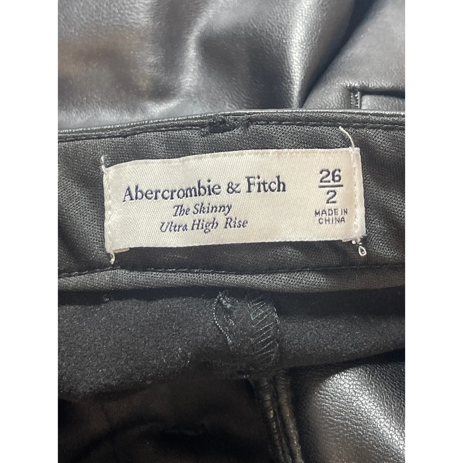 Abercrombie & Fitch The Shinny High Rise Faux Leather Vegan Trousers Pants Sz 26 - Image 5