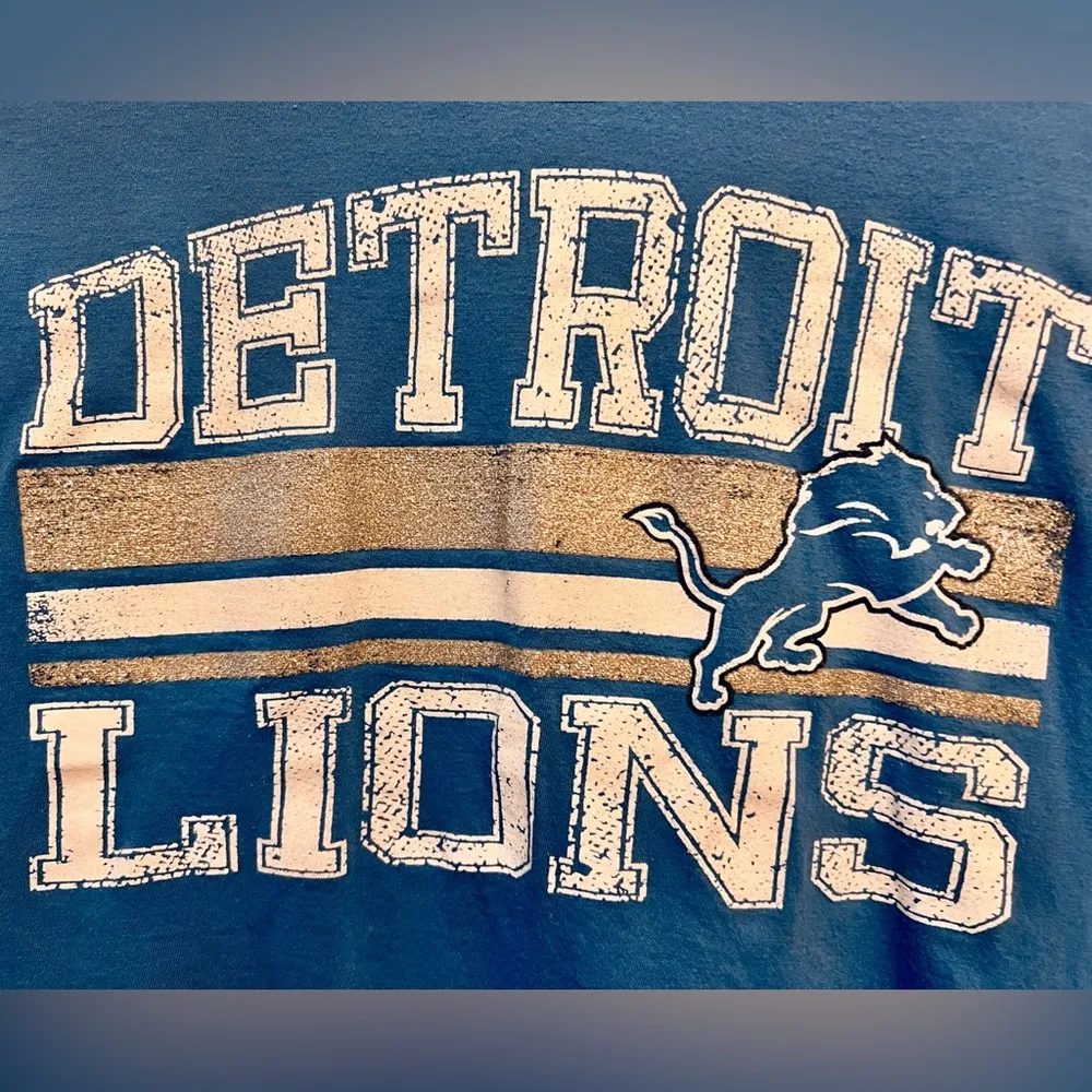Women’s Detroit Lions NFL Short Sleeve Tee (EUC) - Image 2