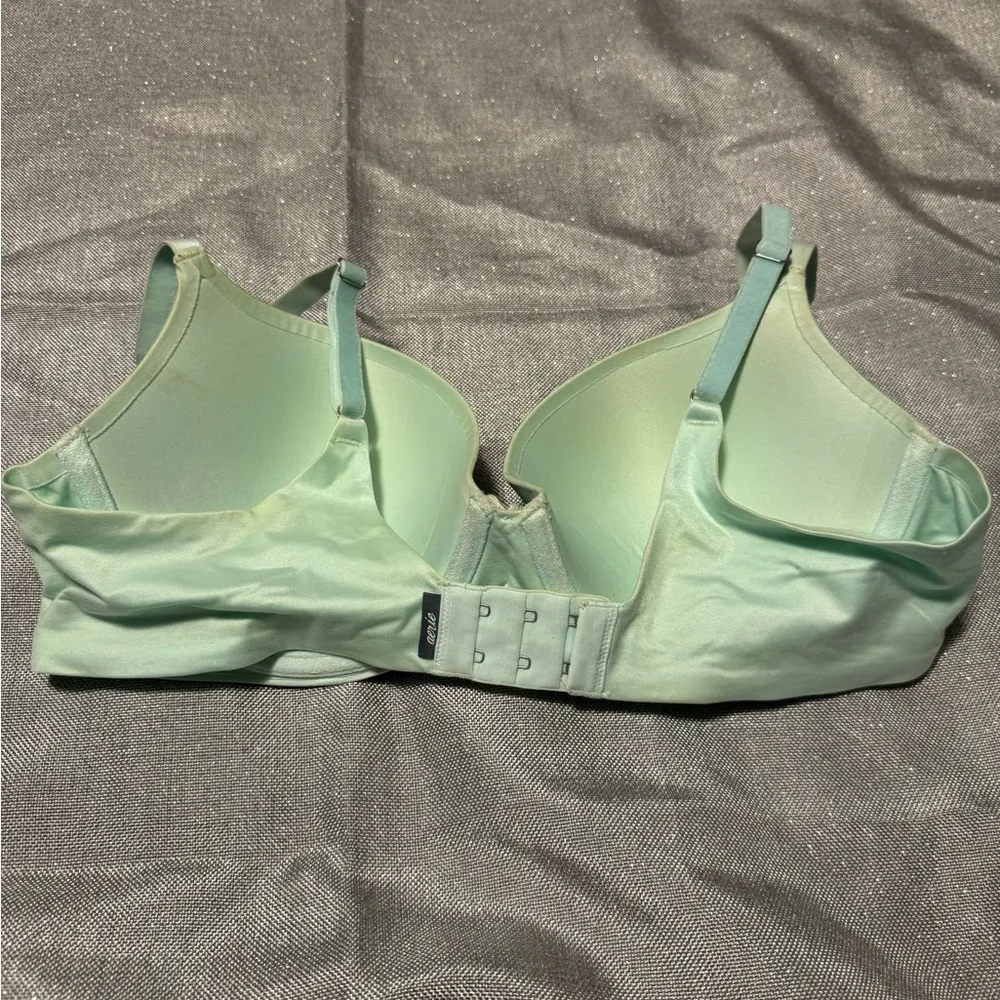 Aerie  Green T-Shirt Bra with Underwire and Adjustable Straps - Image 2