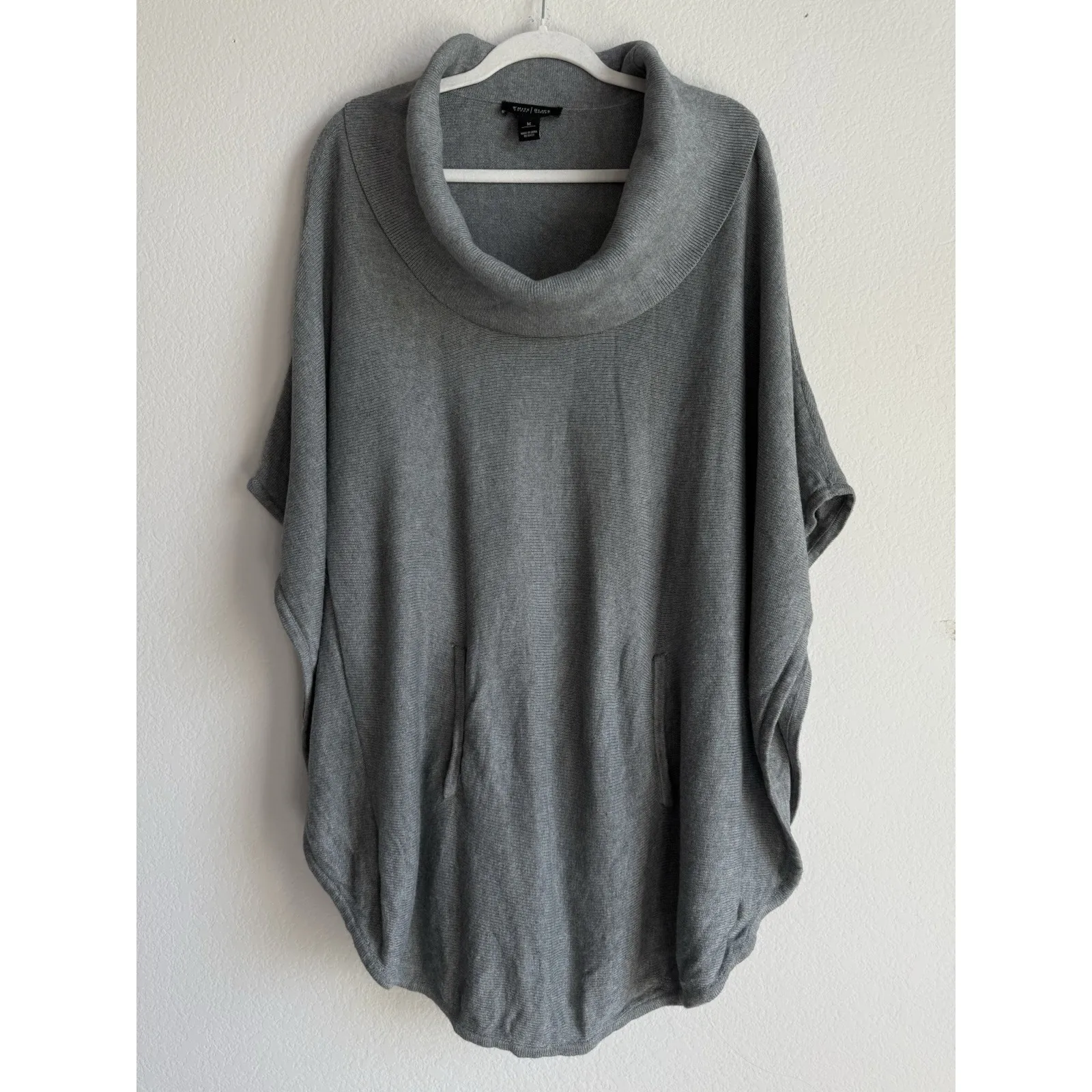 White House Black Market Women Size M Gray Cowl Neck Kangaroo Pocket Poncho Boho - Image 5
