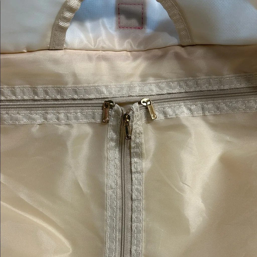 Luhxe Pink Leather Duffel Bag/Garment Bag - Image 10