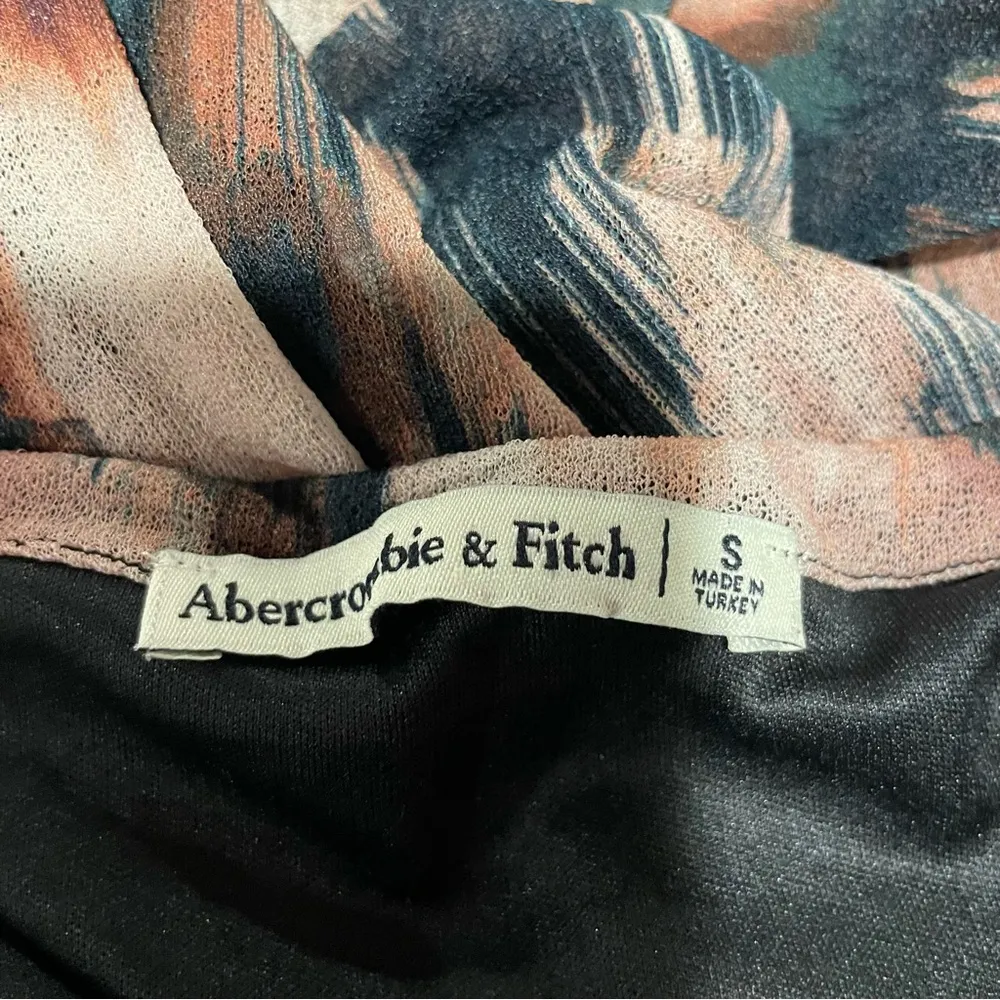 Abercrombie & Fitch mesh floral stretchy midi side ruched skirt - Image 8